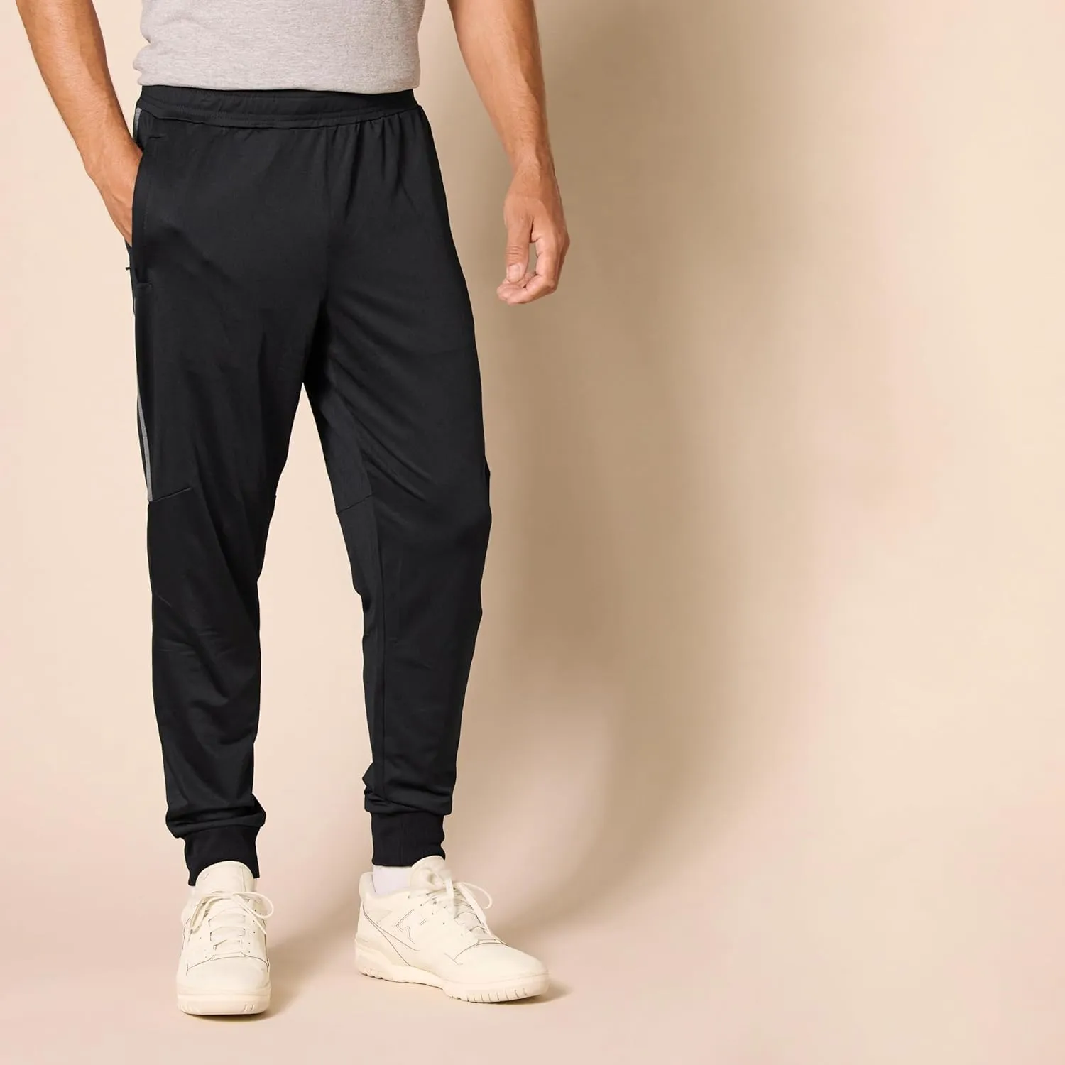 Amazon Essentials Men's Joggers - Performance Stretch Knit Pants, Comfortable Fit