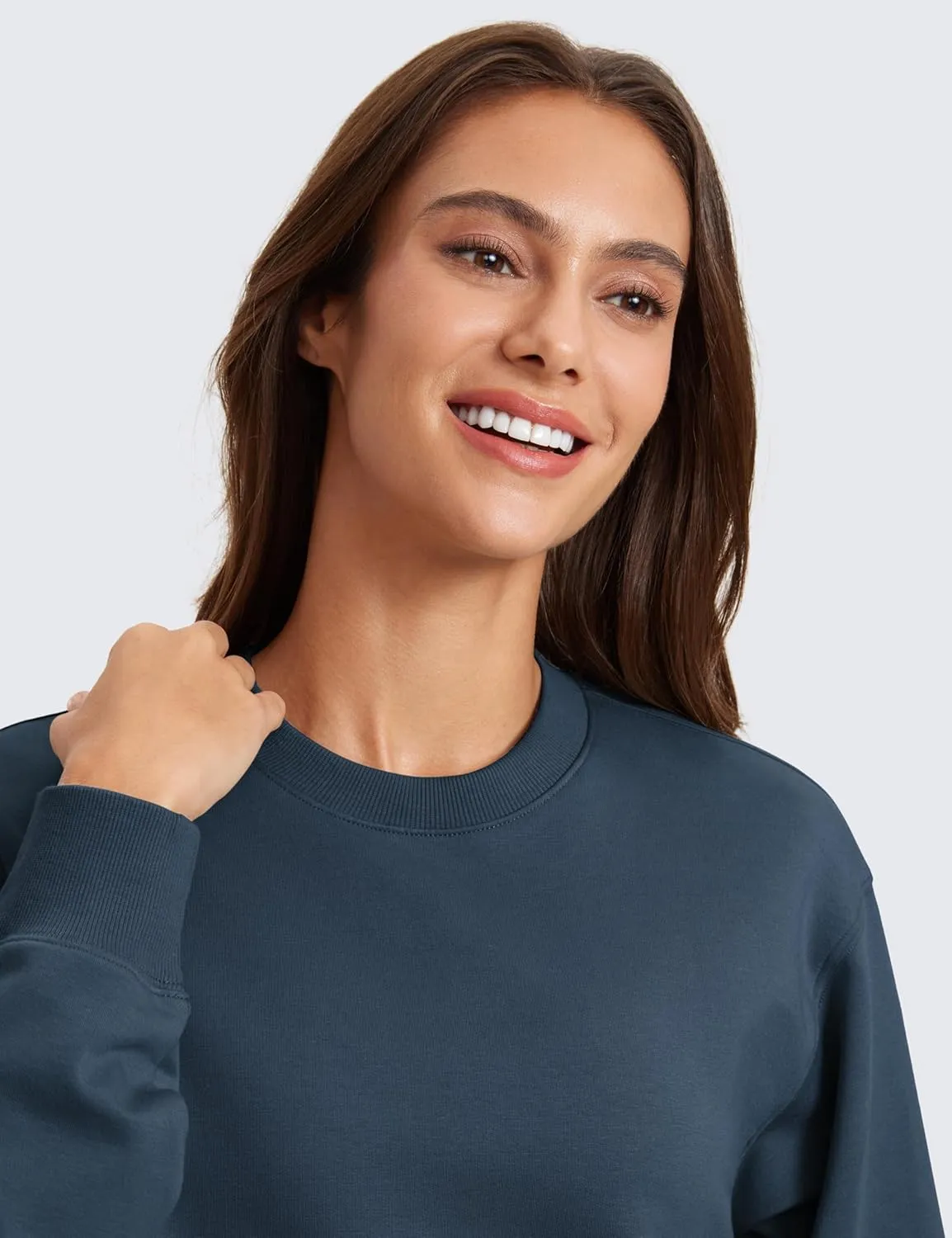 CRZ YOGA Womens Fleece Cropped Sweatshirts Crewneck Long Sleeve Double Raw Hem Workout Casual Pullover Tops