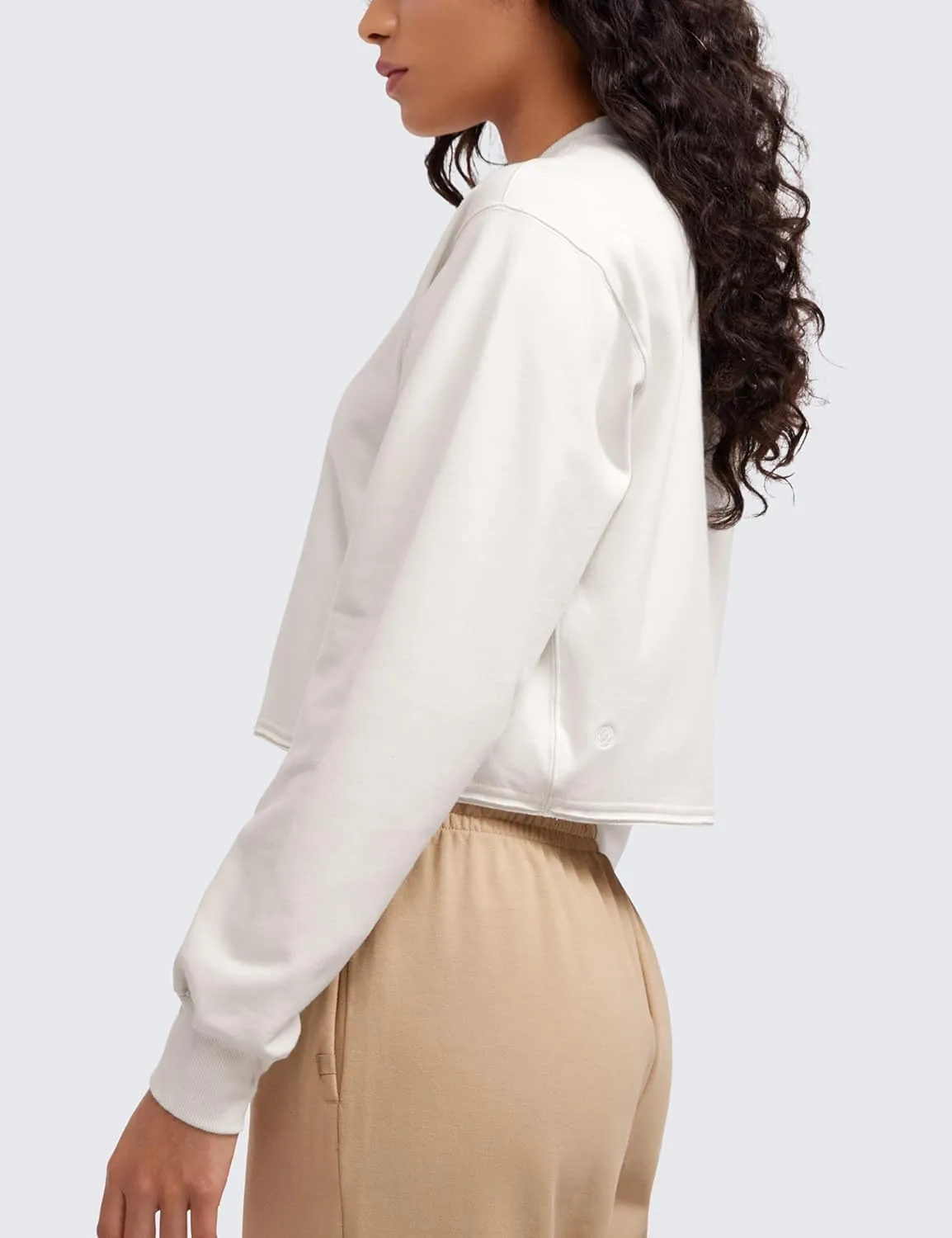 CRZ YOGA Womens Fleece Cropped Sweatshirts Crewneck Long Sleeve Double Raw Hem Workout Casual Pullover Tops