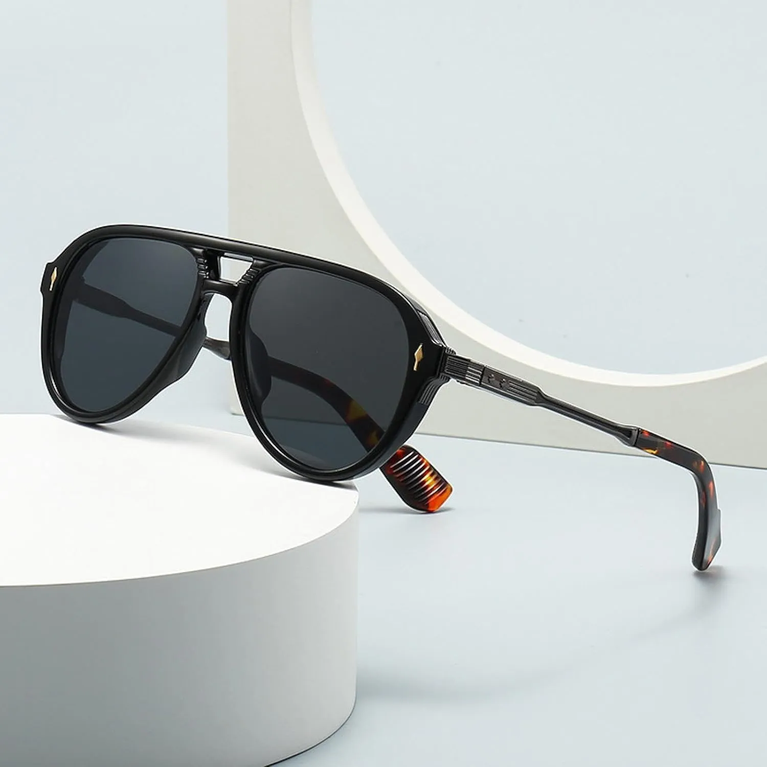 Retro Men Sunglasses Fashion Uv400 Trending Rivets Women Luxury
