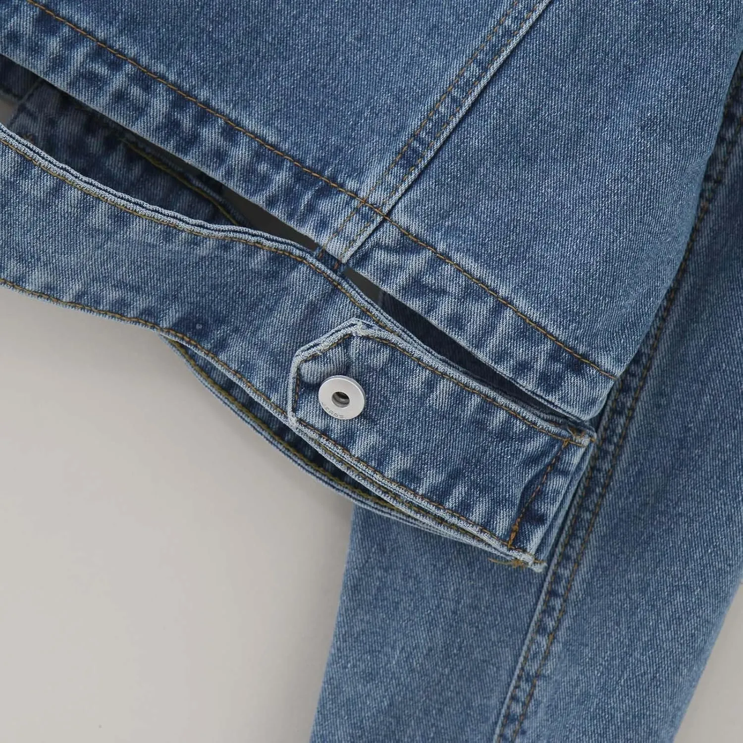 Womens Cropped Denim Jackets 2024 Trendy Button Up Shacket Fall Spring Long Sleeve Jean Coats Retro Petite Denim Coat