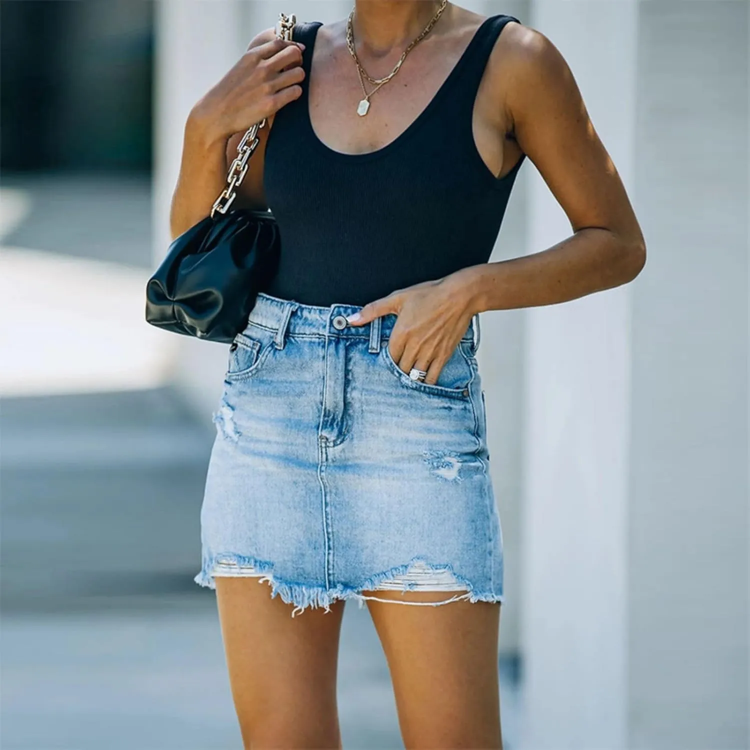 Women's Ripped Denim Jean Shorts High Waisted Frayed Raw Hem Distressed Denim Shorts Summer Hot Pants with Pockets